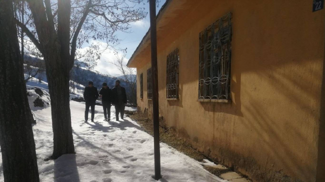 Elazığ'ın Karataş köyünde 9 kişi yaşıyor